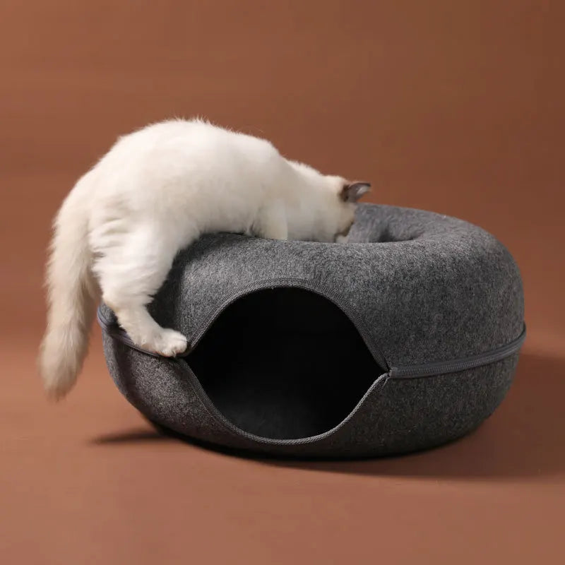 Cama Donut com Túnel para Gatos — Casinha e Brinquedo Interativo em Feltro Natural
